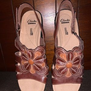 New- Clarks Collection Sandel- 9.5